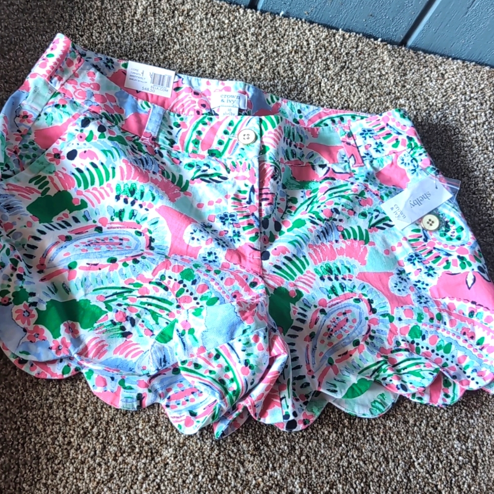 Shorts, crown & I've, size 10, multicolored  print brand new